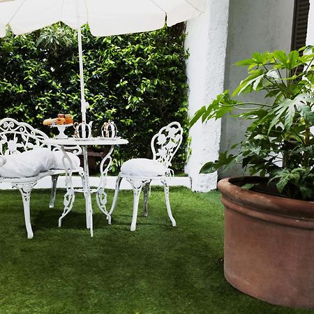 Les Canoubiers Luxe Et Serenite Au Coeur De Saint-Tropez Suites Spacieuses Avec Jardin Enchanteur Exterior photo